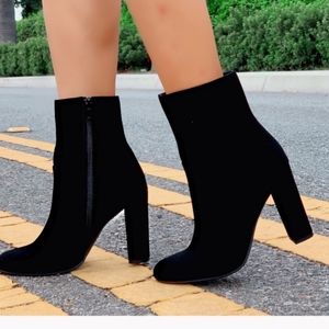 Chunk block heeled booties sz10 fit like 9 or 9.5